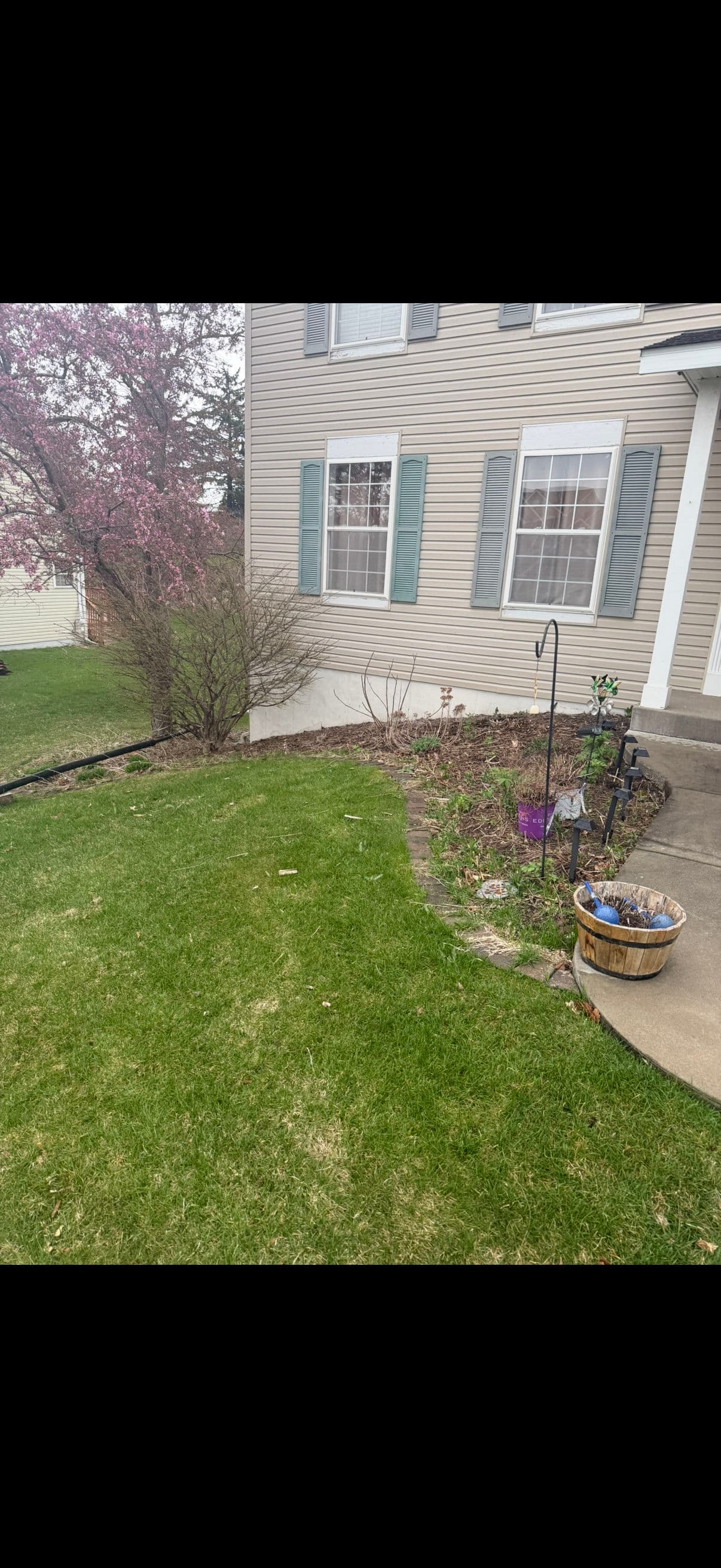 Gallery photos for Old Mulch Out, Rock and Paver Edging In for This Eagan Yard: Image #2