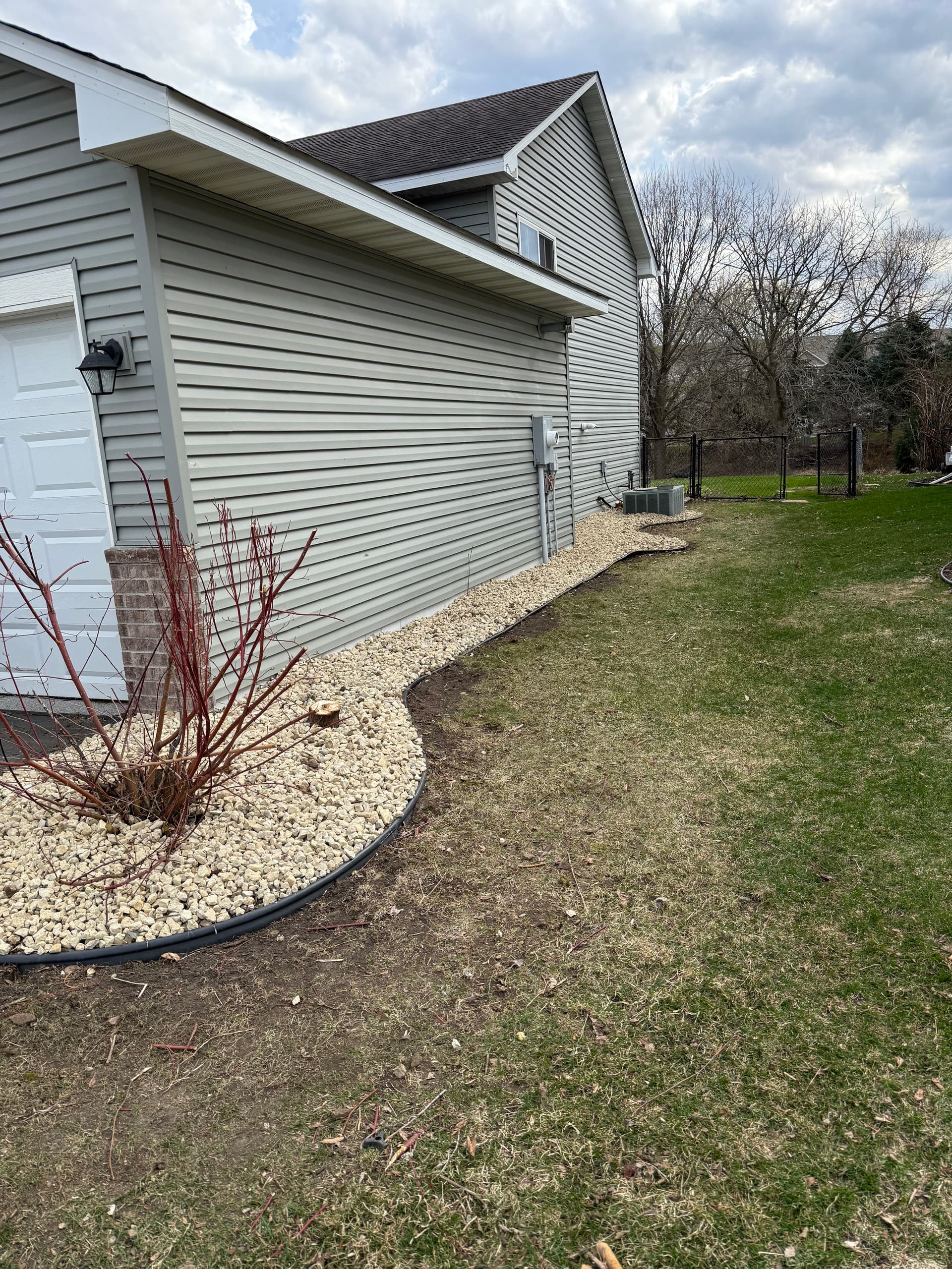 Gallery photos for Shrub Removal and Rock Bed Refresh in Farmington Minnesota: Image #1